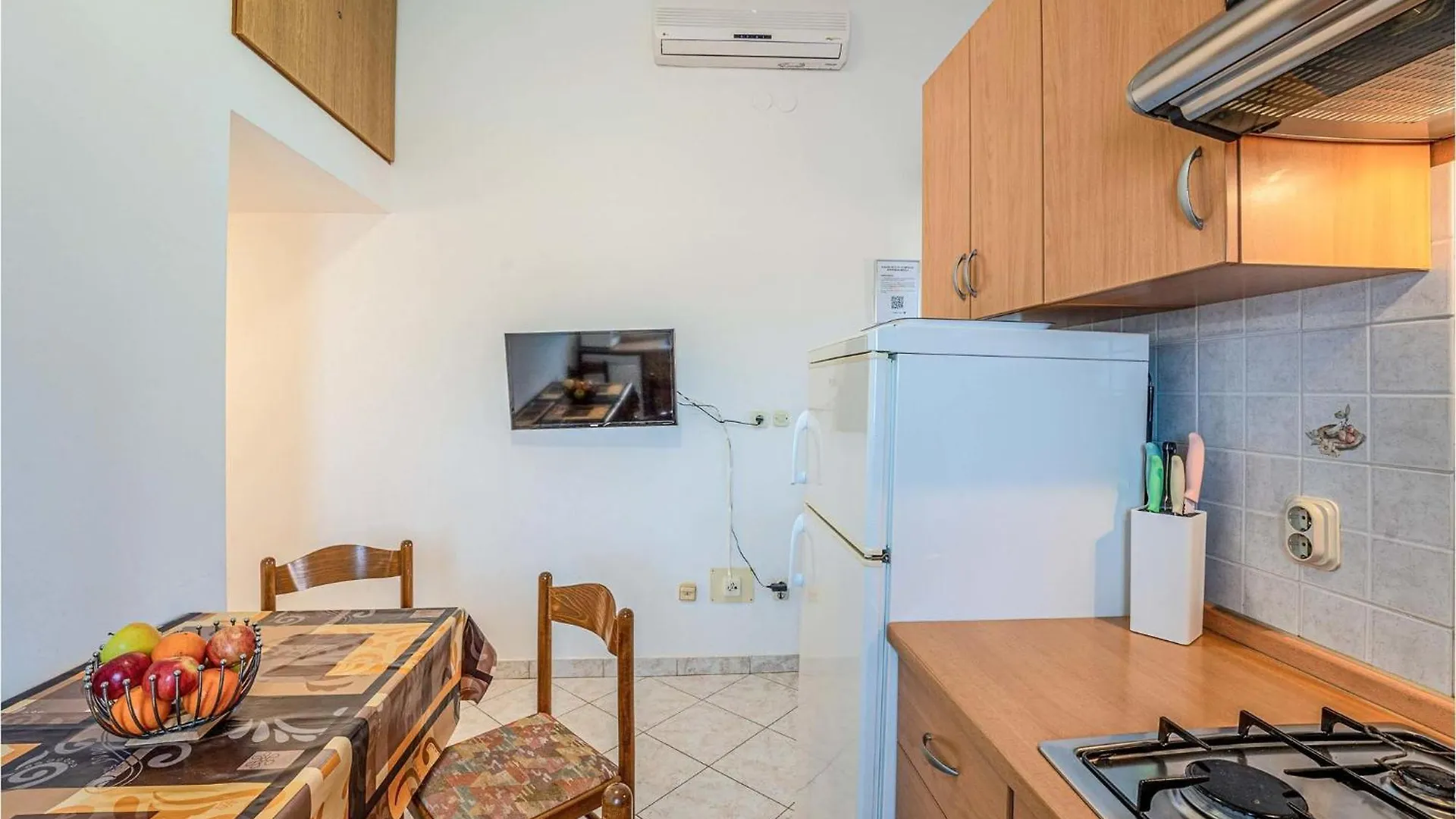 Cozy Apartment In Medulin With Kitchen